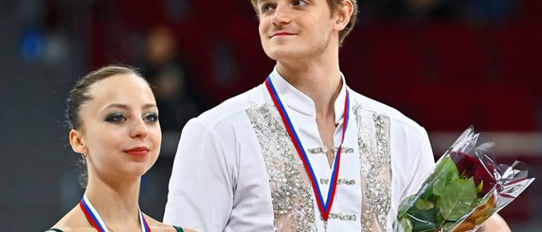 Пара фигуристов Бойкова и Козловский на соревнованиях