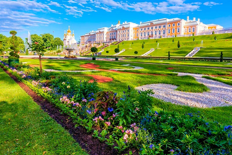 Нижний парк Петергофа и каскады фонтанов