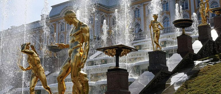 Главный каскад фонтанов Петергофа
