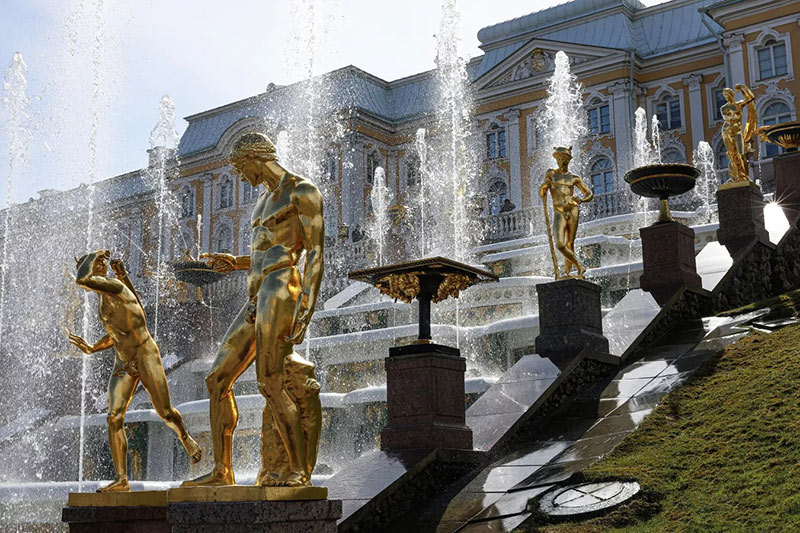 Главный каскад фонтанов Петергофа